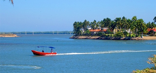 Laguna de Navidad, Barra de Navidad
