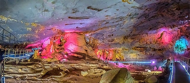 Grutas de Bustamante, Bustamante