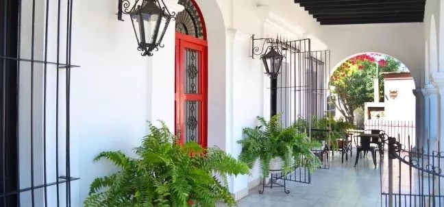 La Puerta Roja, Álamos